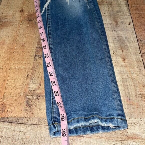 KanCan High Rise Destructed Boyfriend Jean
Size 29 - Picture 7 of 9